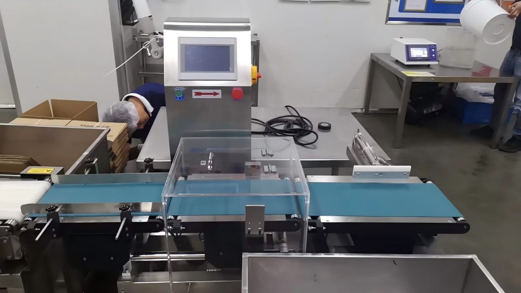 Check Weigher 5 Automatic Dynamic Checkweigher Working Scene on Factory Line