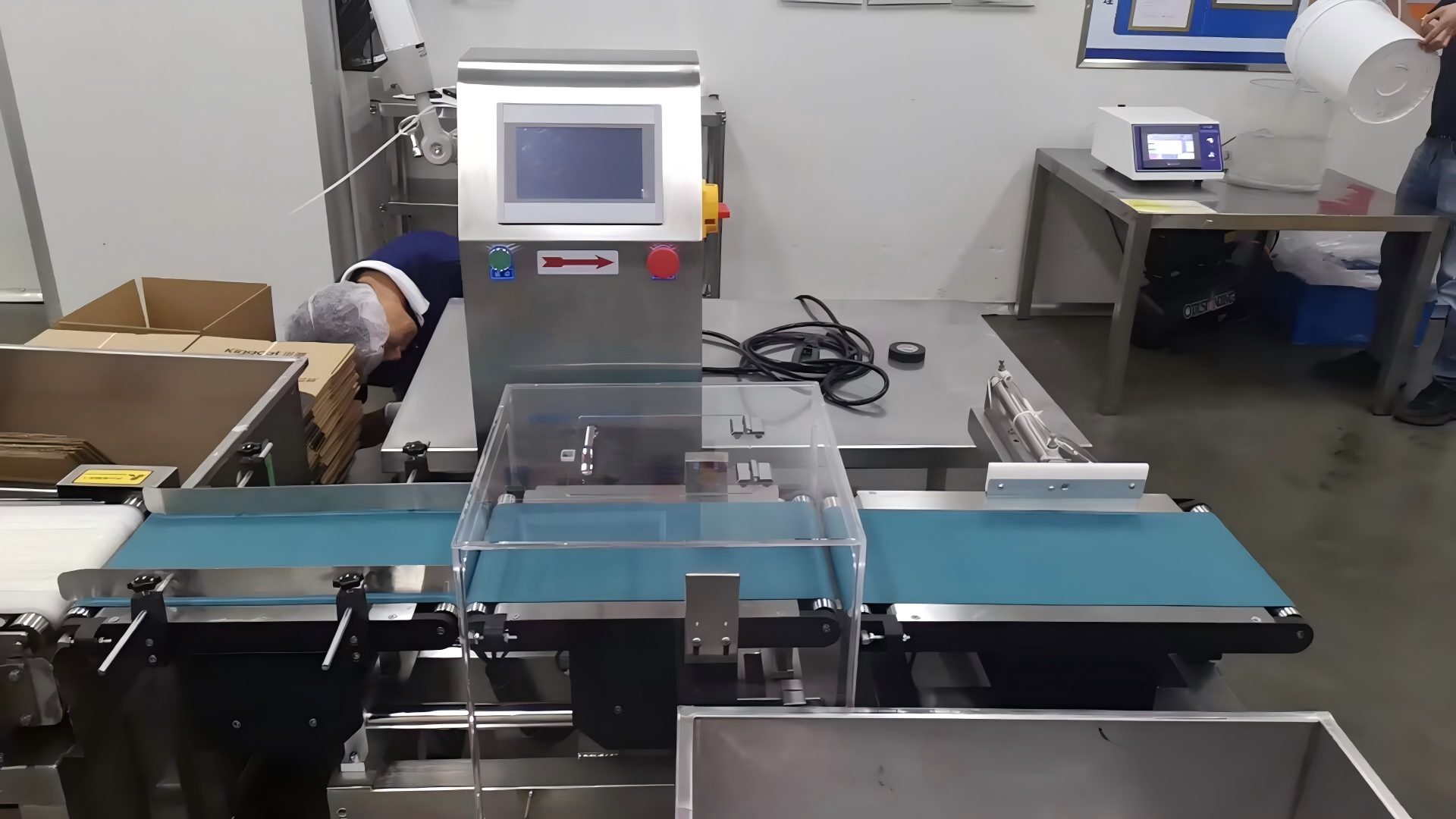 Check Weigher 12 Automatic Dynamic Checkweigher Working Scene on Factory Line