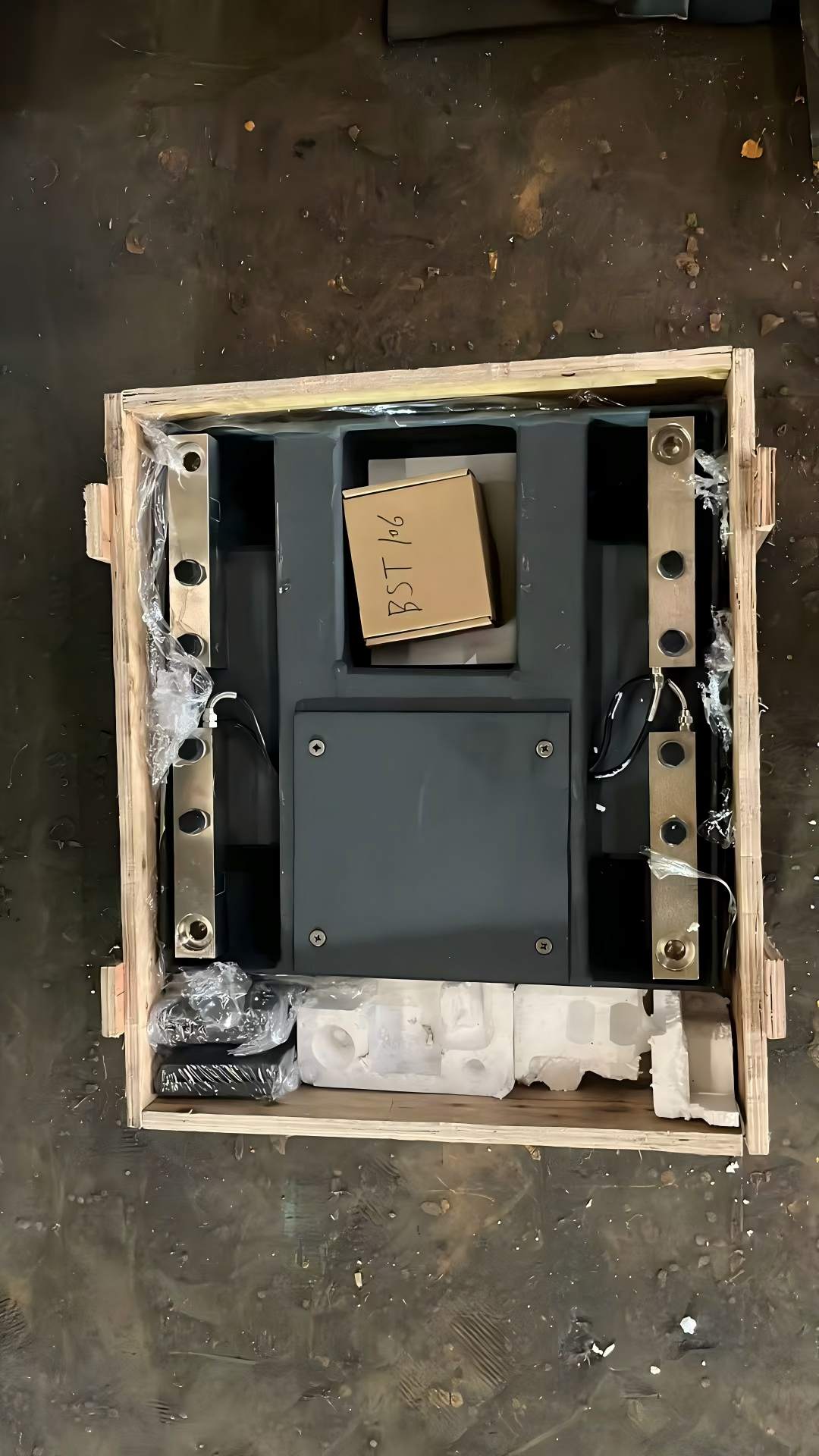 Electronic Platform Scale 14 Platform Scale Weighing Sensors Packed in Wooden Crate