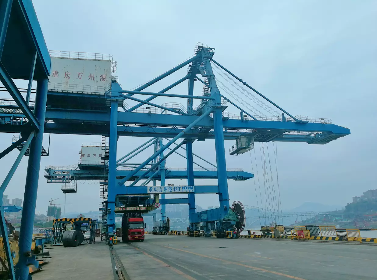 Centralized and Decentralized Control System for Weighing and Conveying6