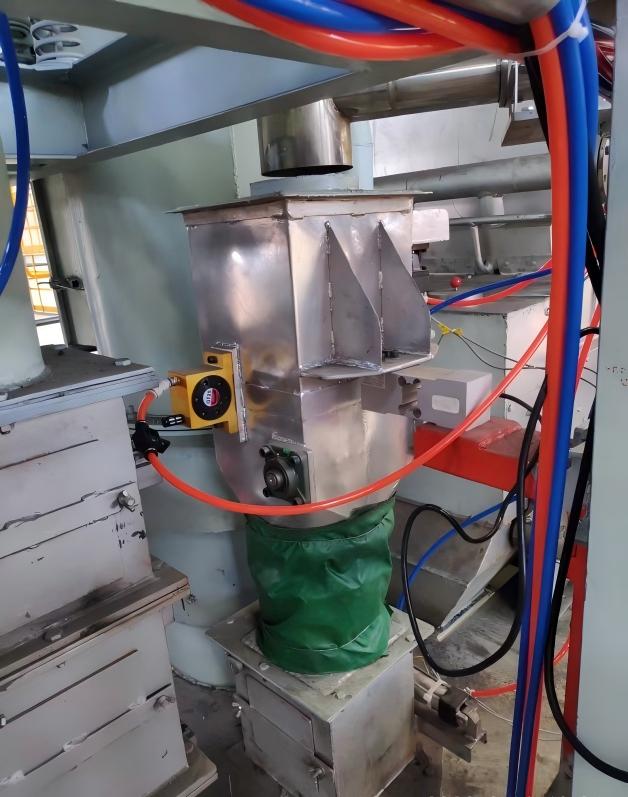 Powder weighing scale